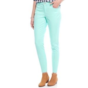 Crown & ivy // womens size 6